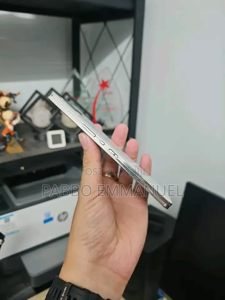 Sharp Aquos zero6 128 GB Silver
