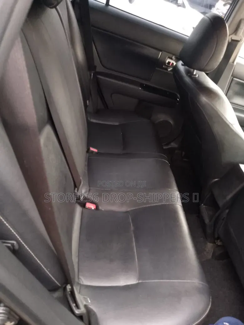 Toyota Corolla Rumion Hatchback 1.5 FWD 2010 Black