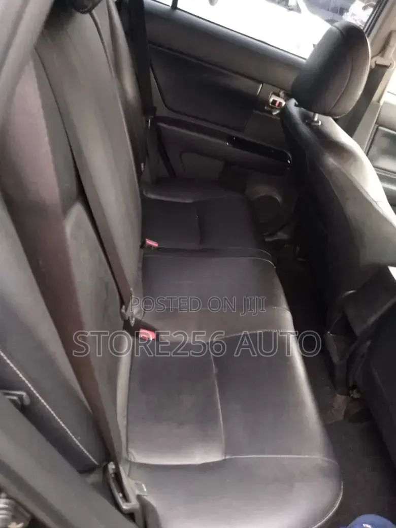 Toyota Corolla Rumion Hatchback 1.5 FWD 2010 Black
