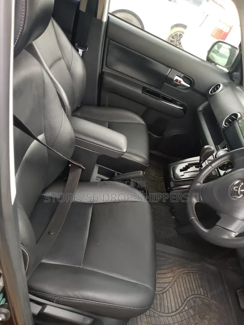 Toyota Corolla Rumion Hatchback 1.5 FWD 2010 Black