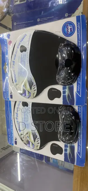 Mouse Pad With Gel Wrist Support