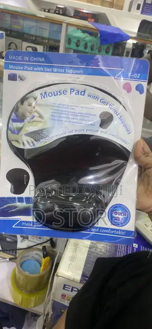 Mouse Pad With Gel Wrist Support