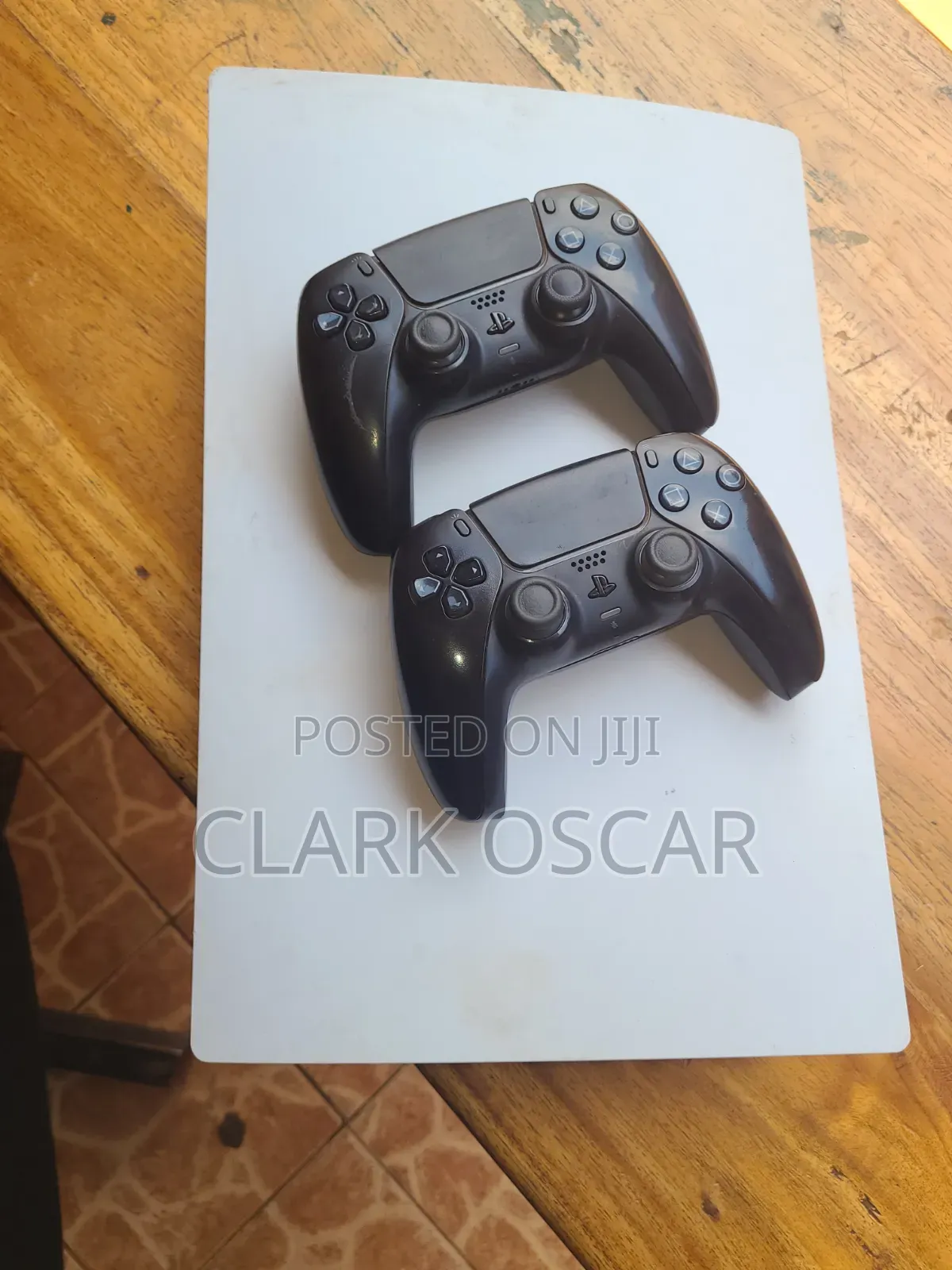 PS5 Digital Edition + 2 Original Pads + FC 27, NBA 2K26