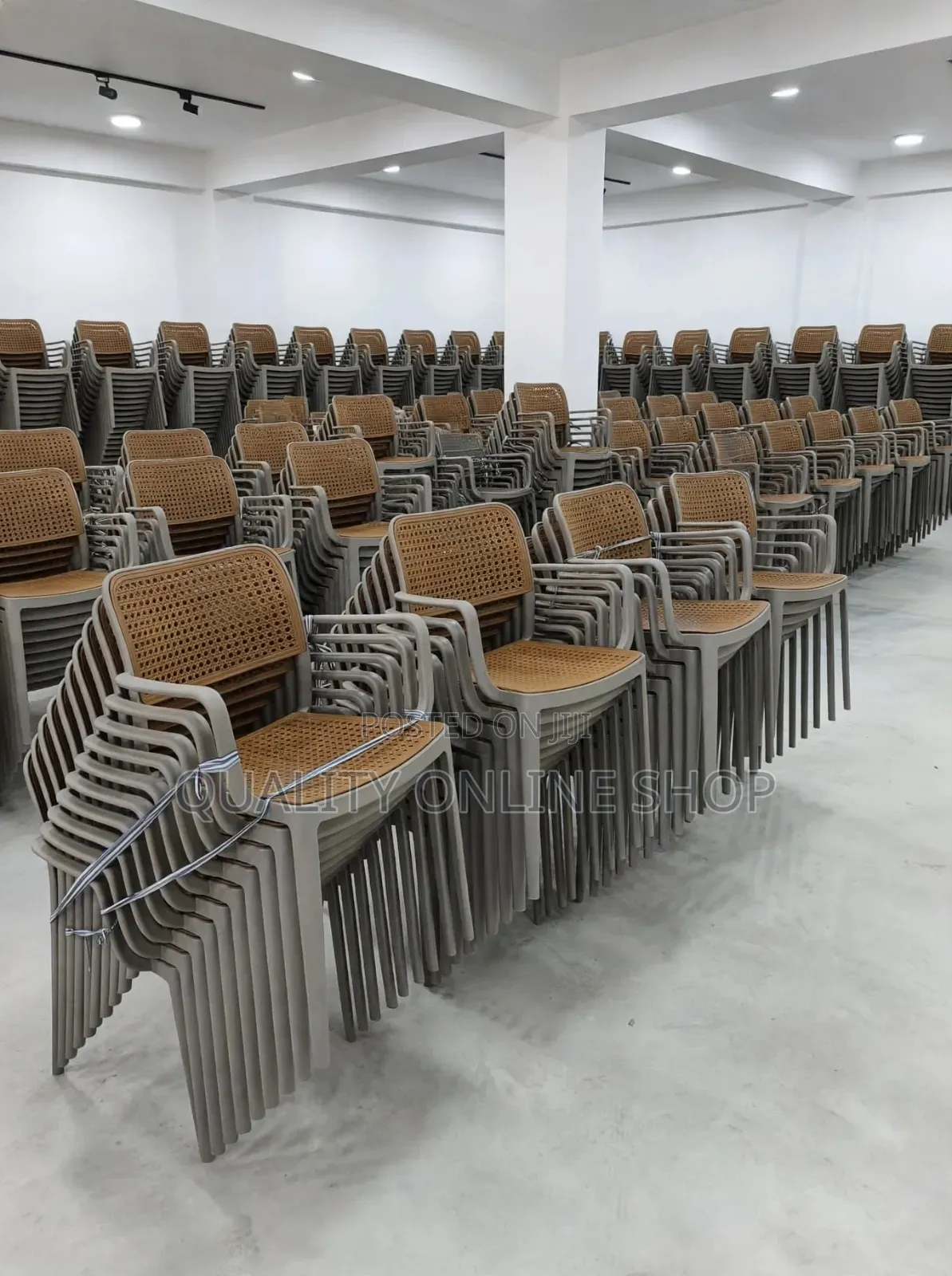 Risen Plastic Chairs Plastic Chairs