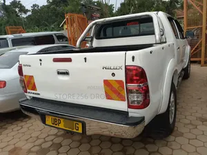 Toyota Hilux 3.0 D-4D 4x4 2014 White