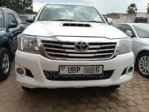 Toyota Hilux 3.0 D-4D 4x4 2014 White