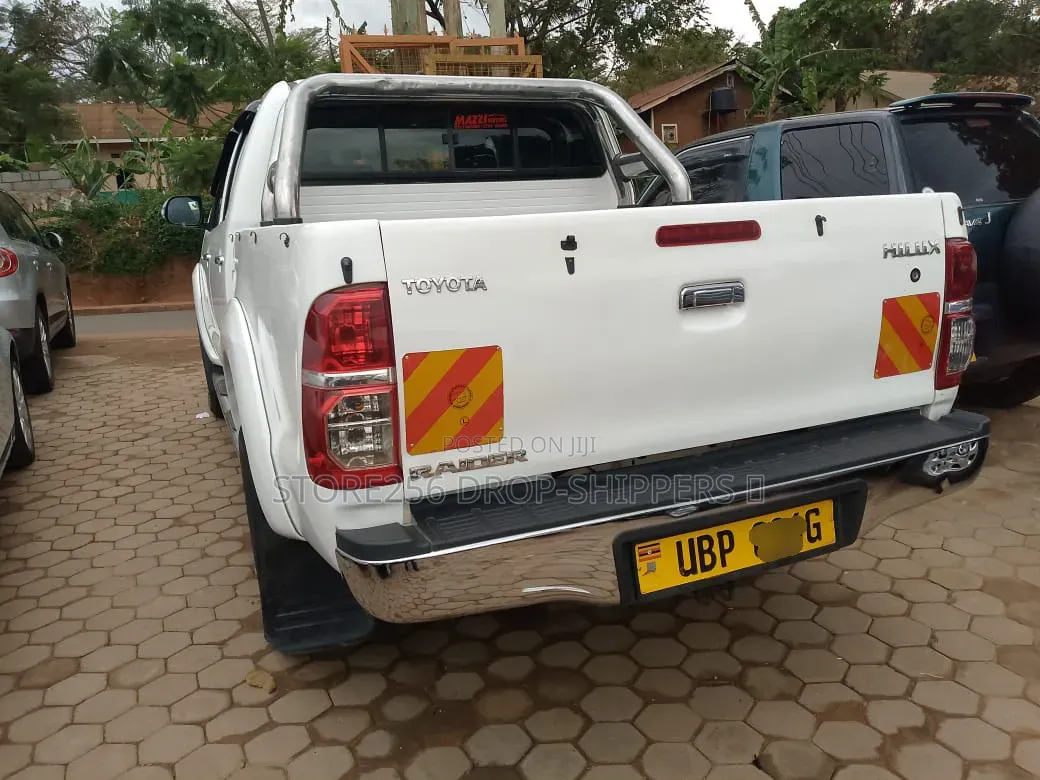 Toyota Hilux 3.0 D-4D 4x4 2014 White
