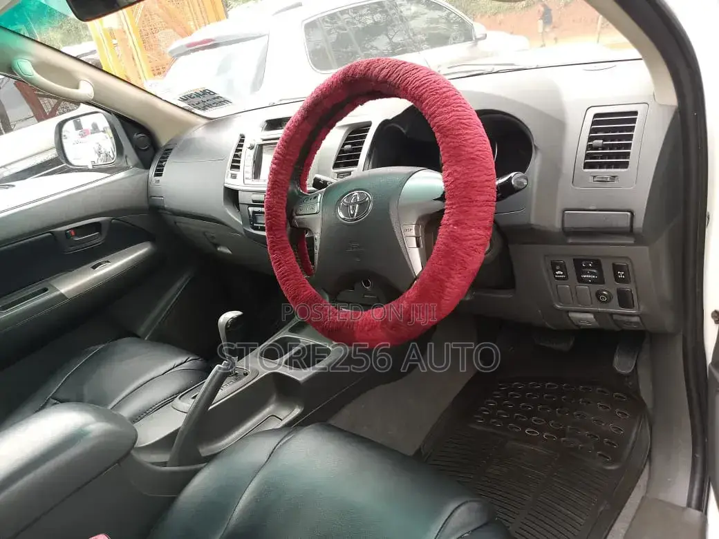 Toyota Hilux 3.0 D-4D 4x4 2014 White