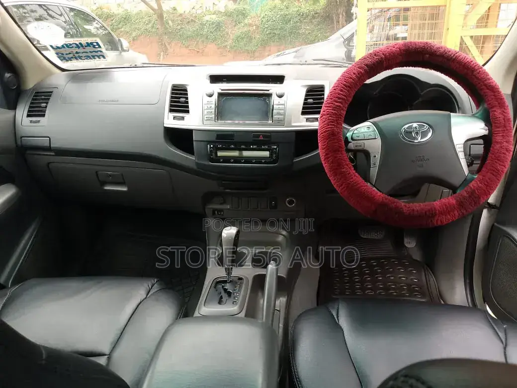 Toyota Hilux 3.0 D-4D 4x4 2014 White