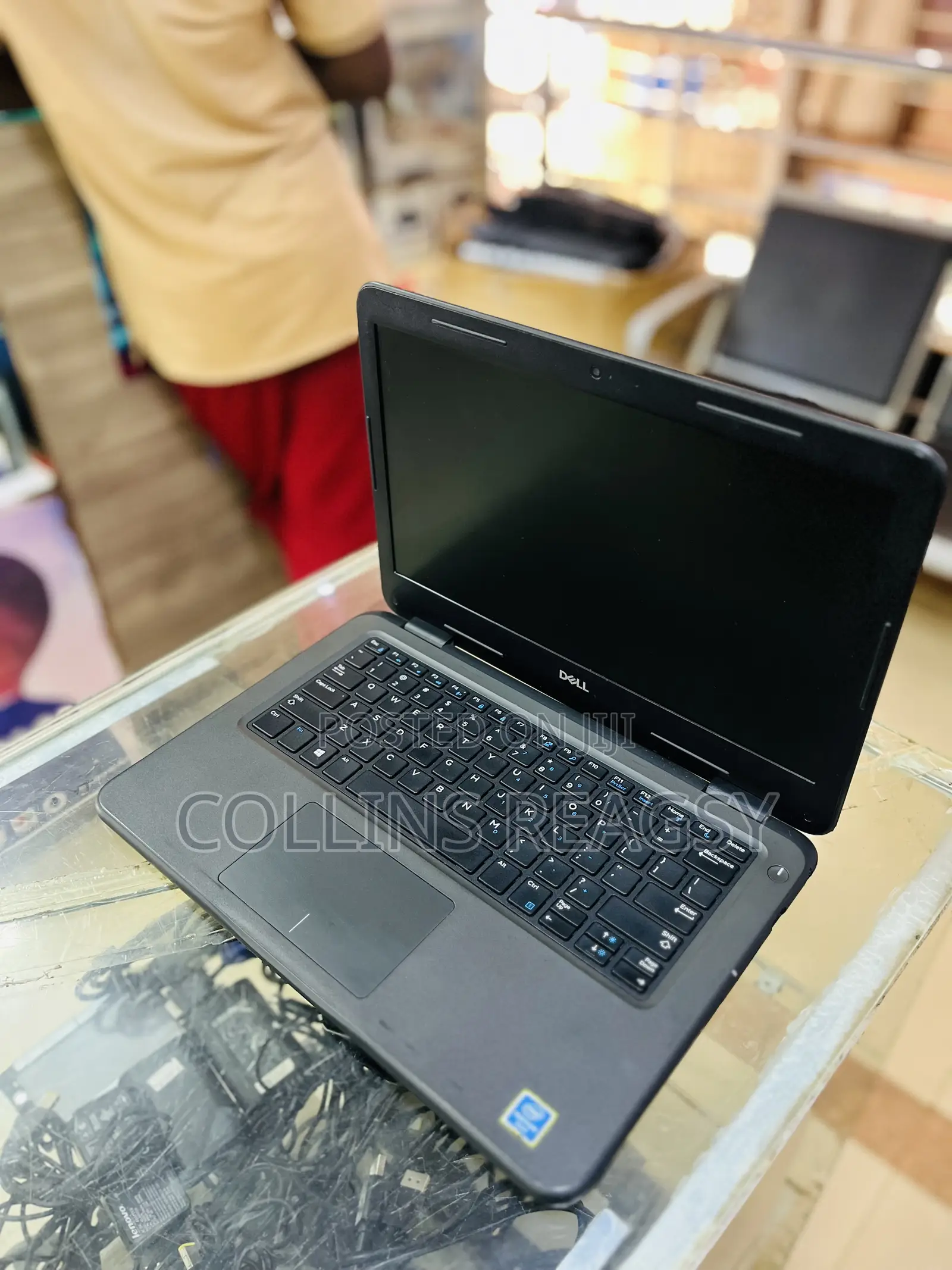 Laptop Dell Latitude 3300 4GB Intel Celeron SSD 128GB