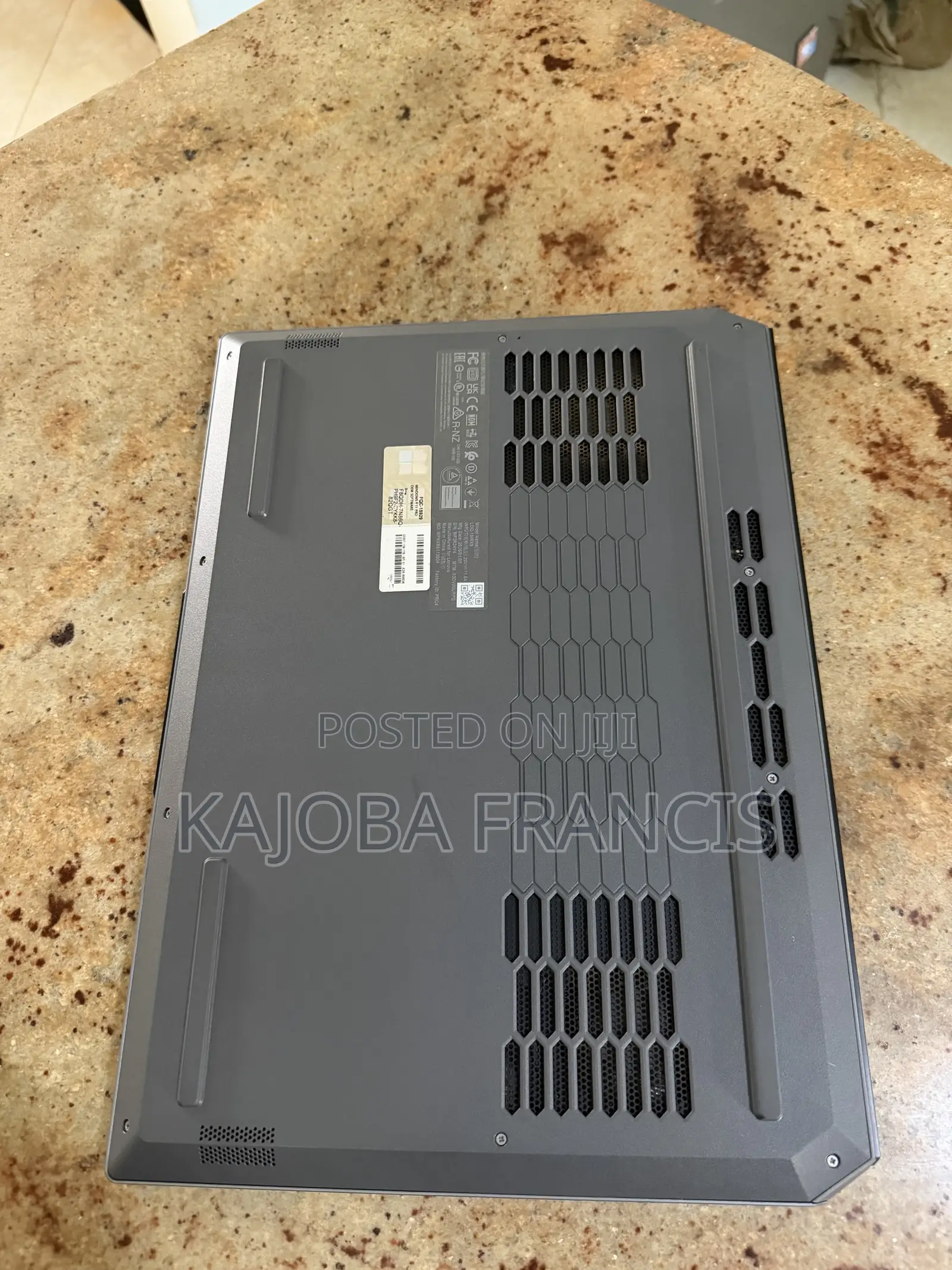 Laptop Lenovo LOQ 15IRH8 16GB Intel Core i7 SSD 512GB