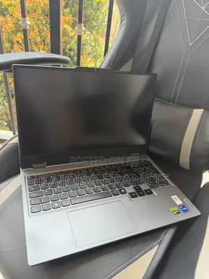 Laptop Lenovo LOQ 15IRH8 16GB Intel Core i7 SSD 512GB