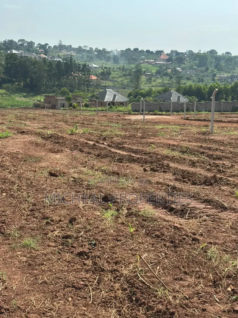 50ft by 100ft for Sell Gayaza Busukuma at 43m