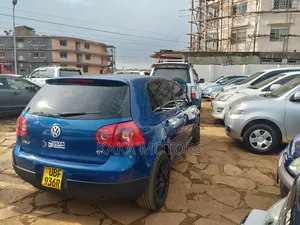 Volkswagen Golf 2005 Blue