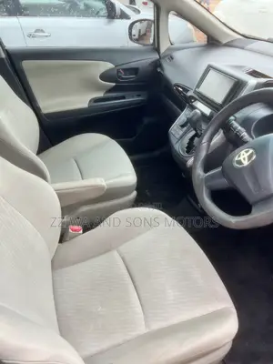 Toyota Wish 2013 White