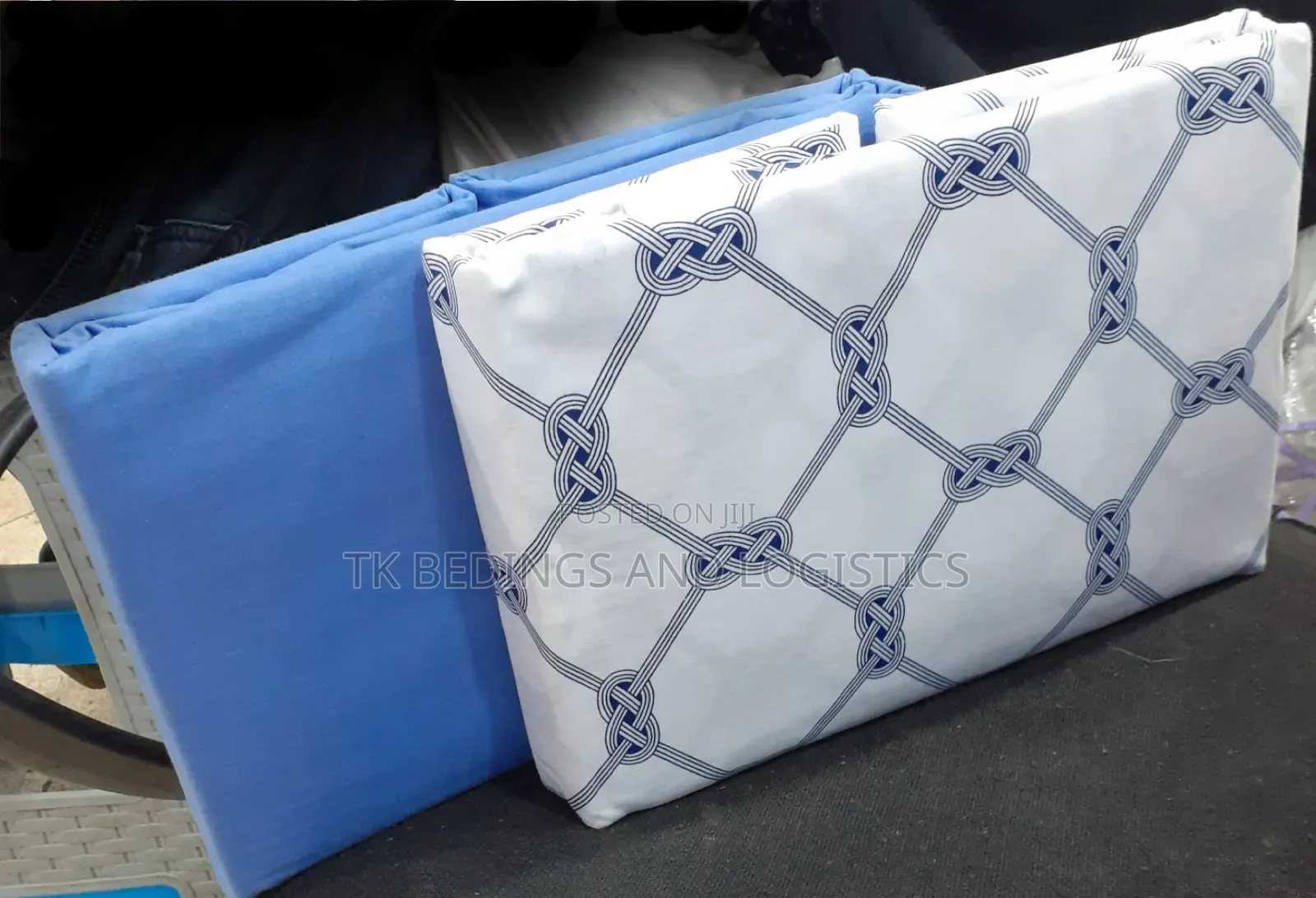 Knot Patterned Bedsheets