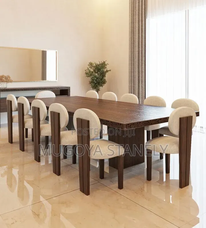 Comforter Dinning Table