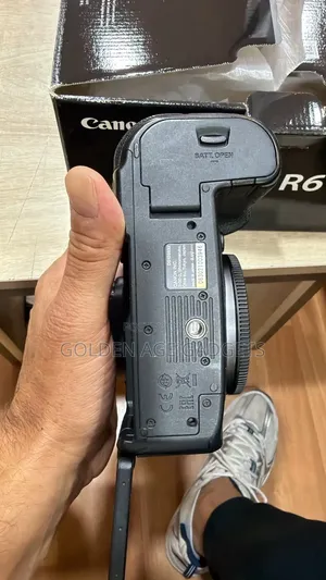 Body of Canon R6 Miroles Camera