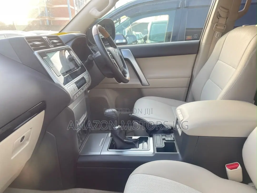 Toyota Land Cruiser Prado 2.8 2018 Beige