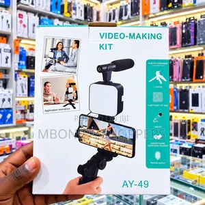6-in-1 Smartphone Vlogging Kit With Mic LED Light