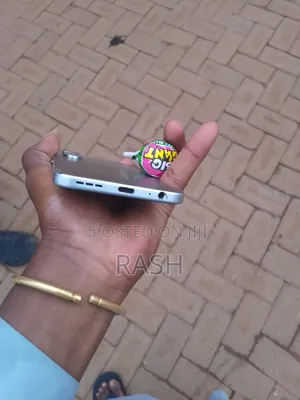 Tecno Spark 40 256 GB Silver
