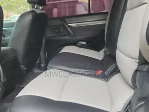 Mitsubishi Pajero 2009 White