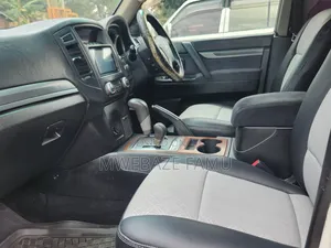Mitsubishi Pajero 2009 White