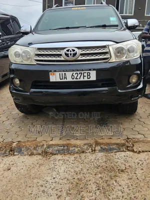 Toyota Fortuner 2010 Black