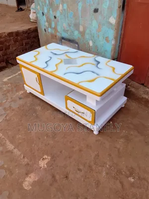 Glad Black Center Table