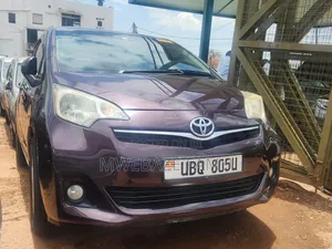 Toyota Ractis 2012 Brown