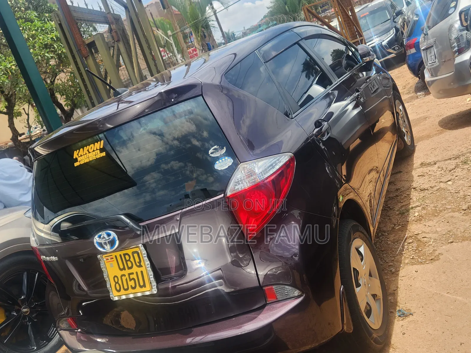 Toyota Ractis 2012 Brown