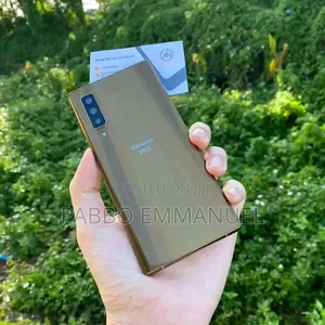 Fujitsu Arrows NX9 F-52A 128 GB Gold