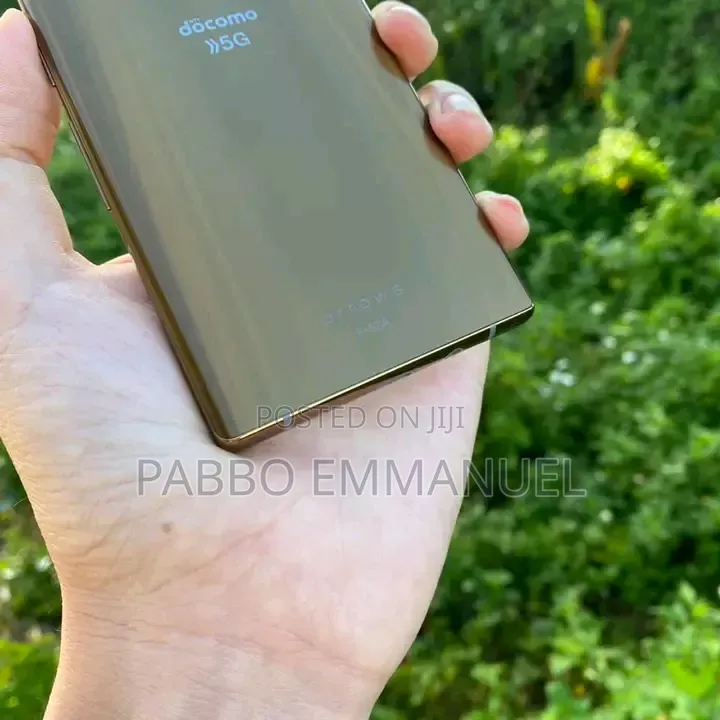 Fujitsu Arrows NX9 F-52A 128 GB Gold