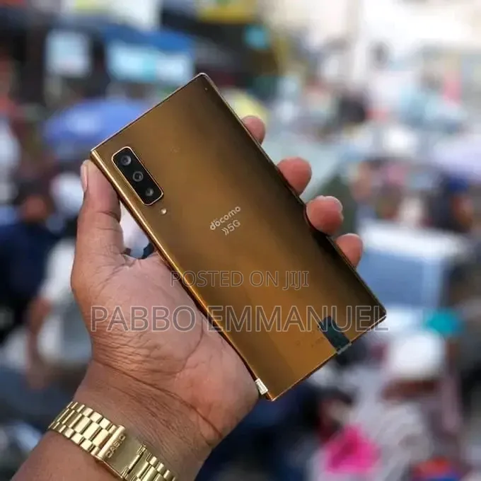 Fujitsu Arrows NX9 F-52A 128 GB Gold