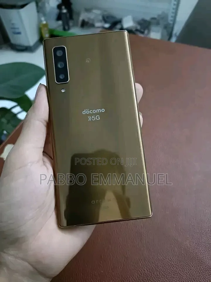 Fujitsu Arrows NX9 F-52A 128 GB Rose Gold