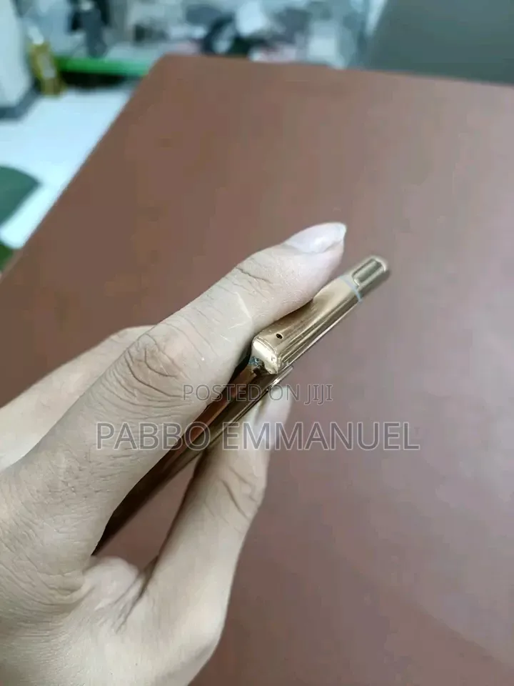 Fujitsu Arrows NX9 F-52A 128 GB Rose Gold