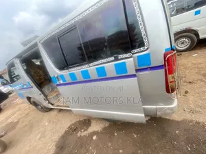 Toyota HiAce 2008 White