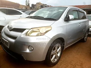 Toyota IST 2008 Silver
