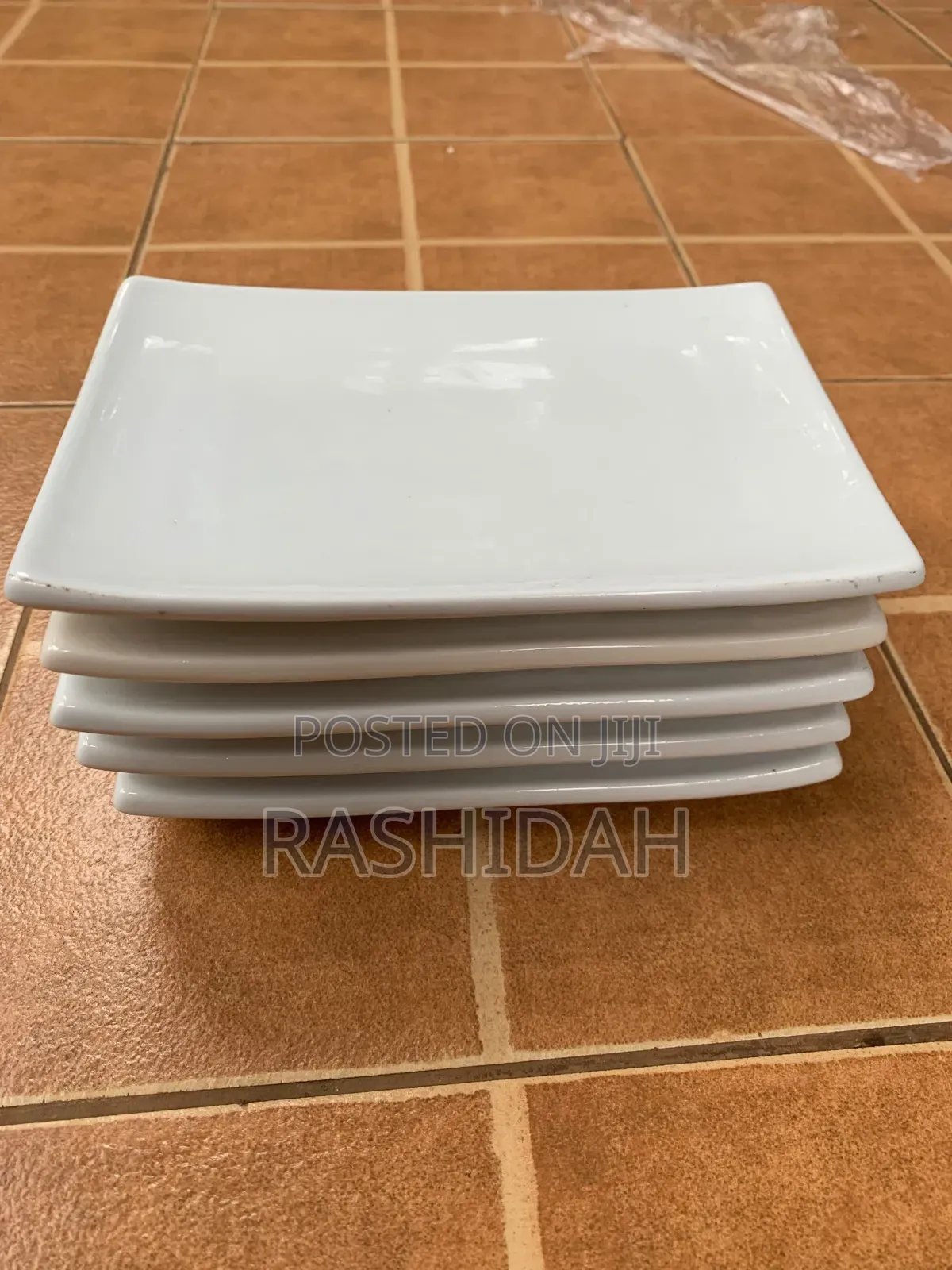 Plates / Saucers