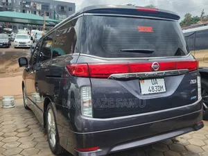 Nissan Elgrand 2015 Gray