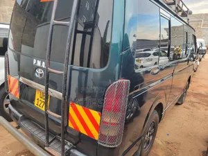 Toyota HiAce 2007 Green