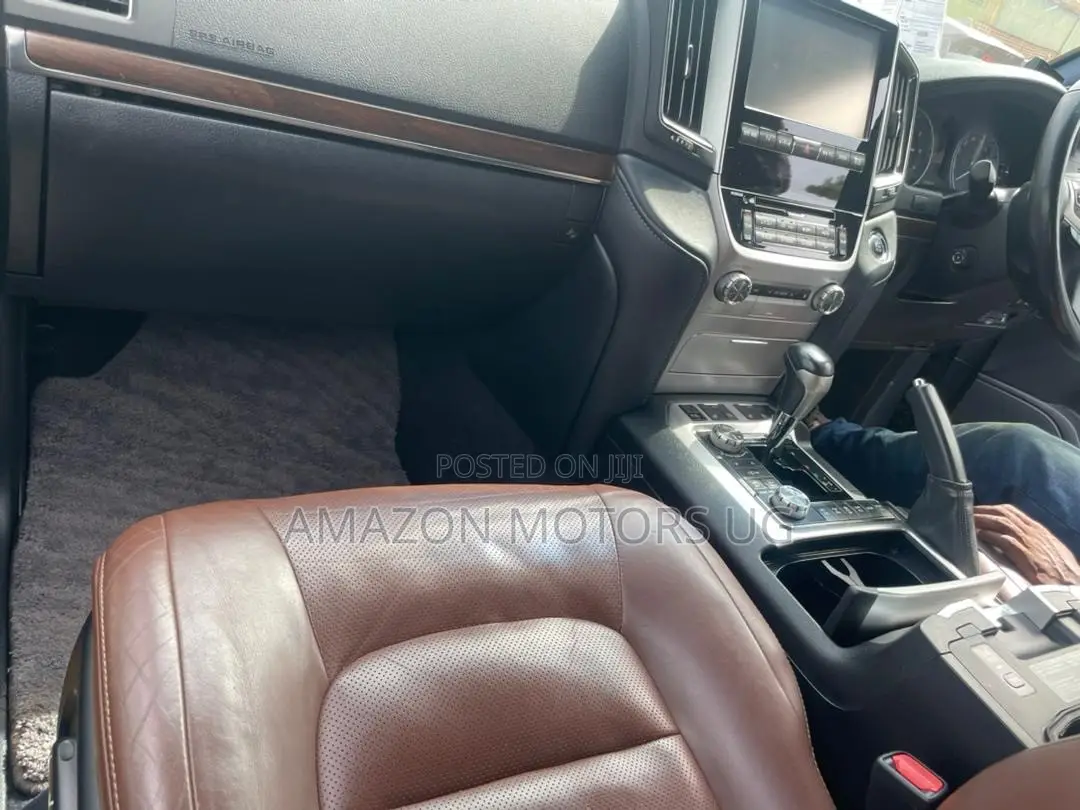 Toyota Land Cruiser 4.6 V8 ZX 2016 Black