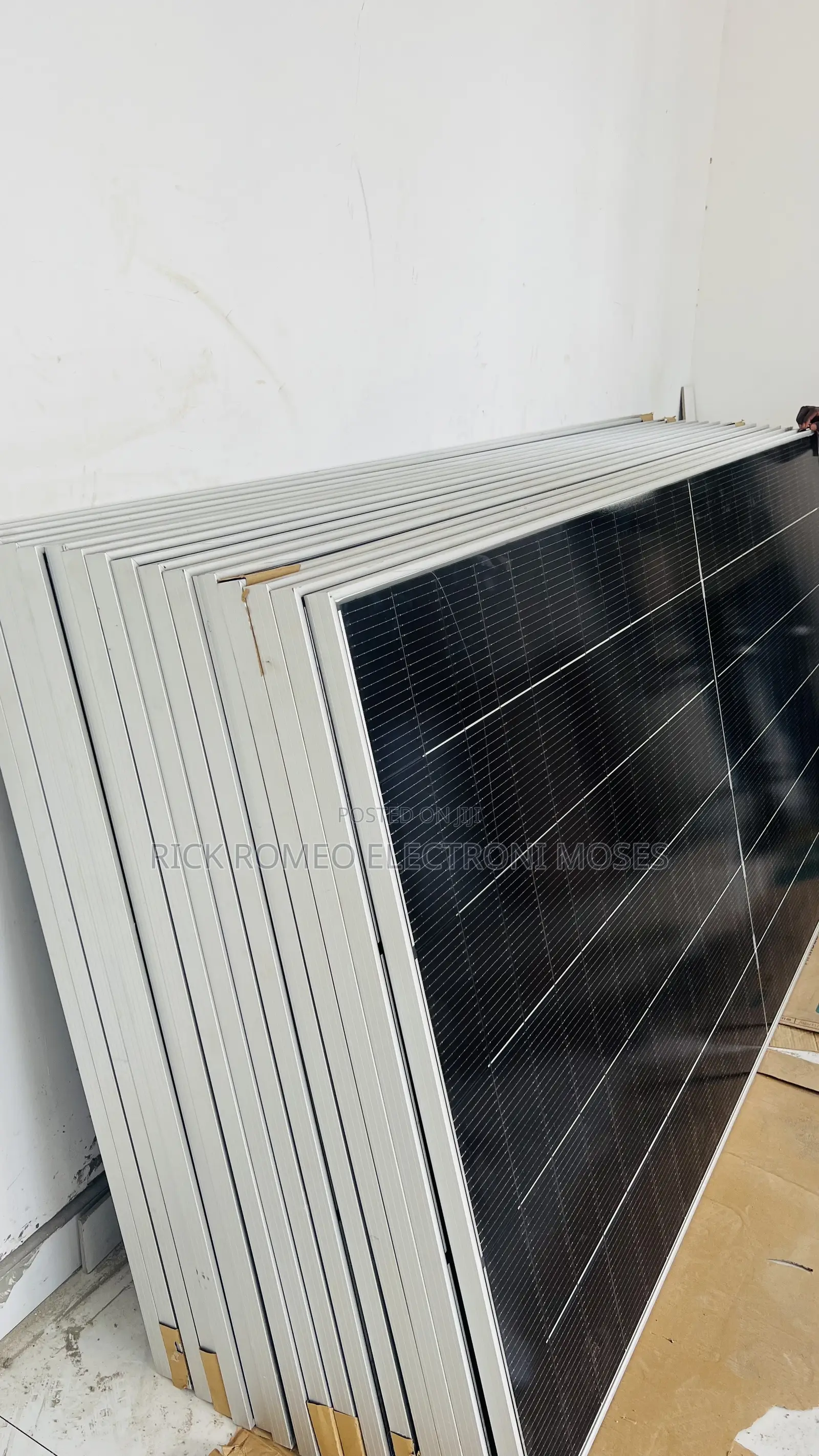 590w Mono Crystalline Solar Panels