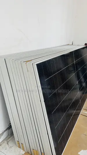 590w Mono Crystalline Solar Panels