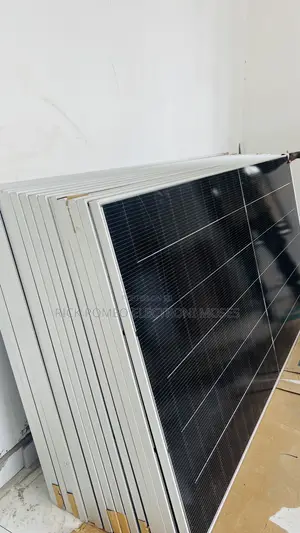 590w Mono Crystalline Solar Panels