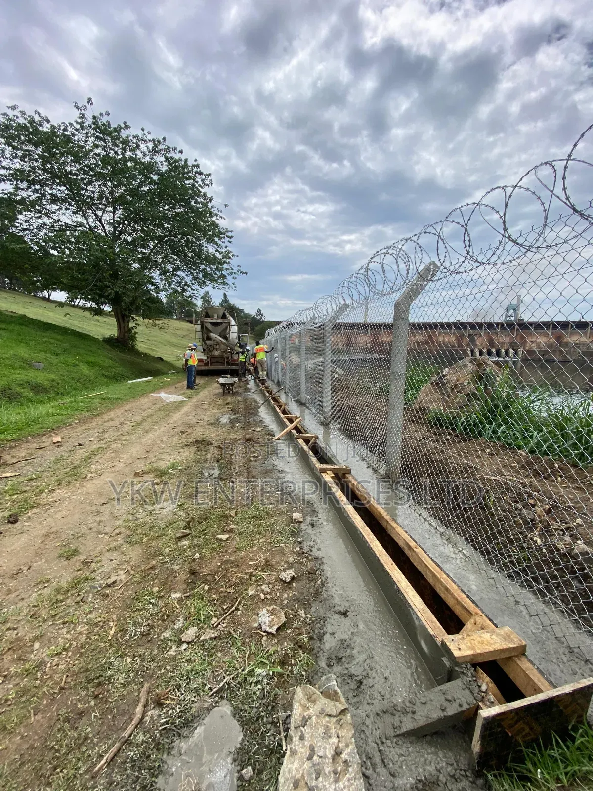 Chain Link Fence Construction