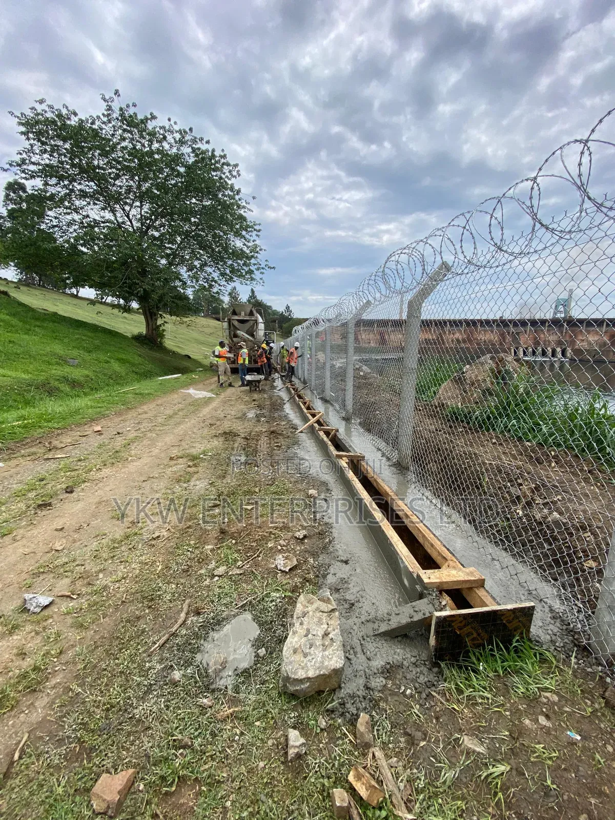 Chain Link Fence Construction