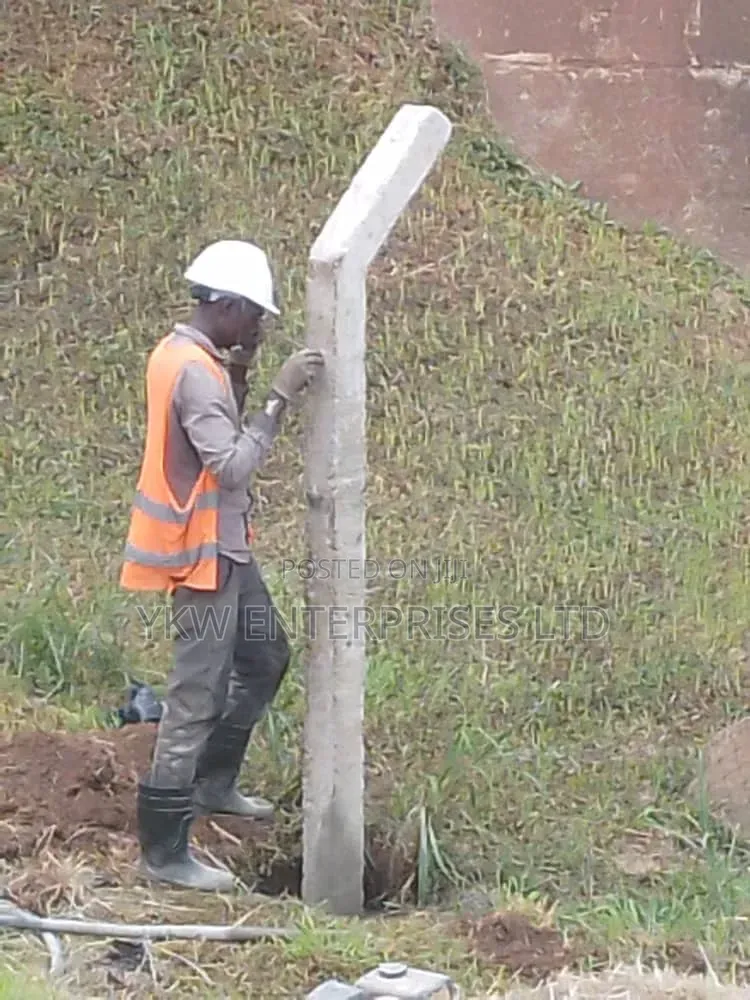 Chain Link Fence Construction