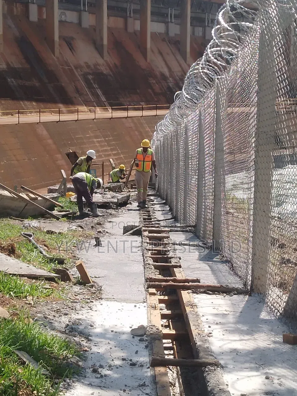 Chain Link Fence Construction