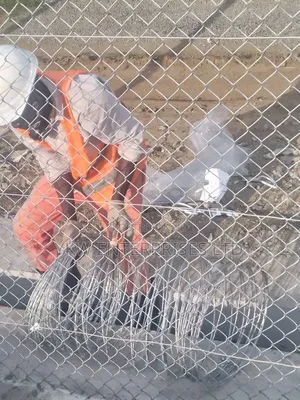Chain Link Fence Construction